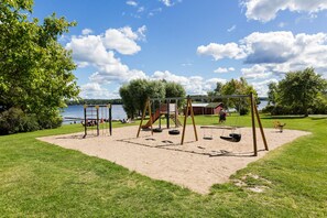 منطقة لعب الأطفال - خارجية