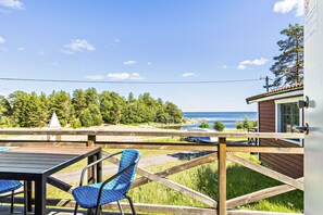 Cabin (Timråstuga) | Water view - First Camp Sundsvall – Fläsian (Sundsvall)