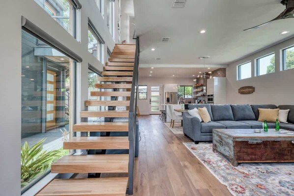 スマートテレビ、書斎 / ワークスペース