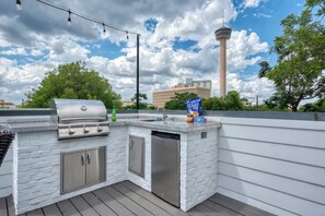 Property grounds - Luxury Urban Oasis in Lavaca with Rooftop Deck (San Antonio)
