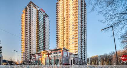 Luxury Condo in Heart of Scarborough with Close Proximity to All Entertainment