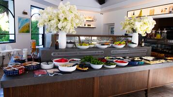 Tägliches inbegriffenes Frühstücksbuffet