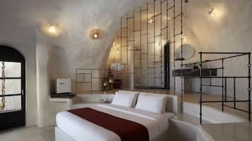 Assyrtiko Deluxe Suite with private outdoor heated pool | 1 soverom, safe på rommet, lydisolert og strykejern/-brett