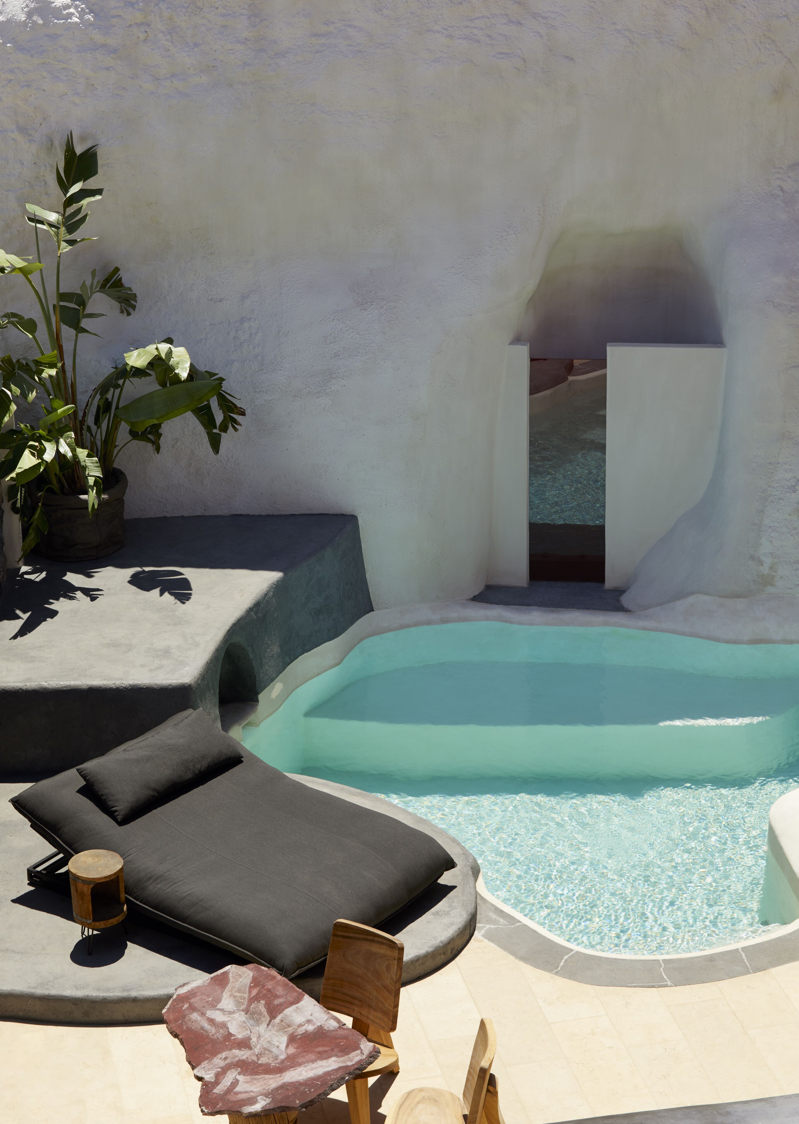 Assyrtiko Deluxe Suite with private outdoor heated pool | Terassi/patio