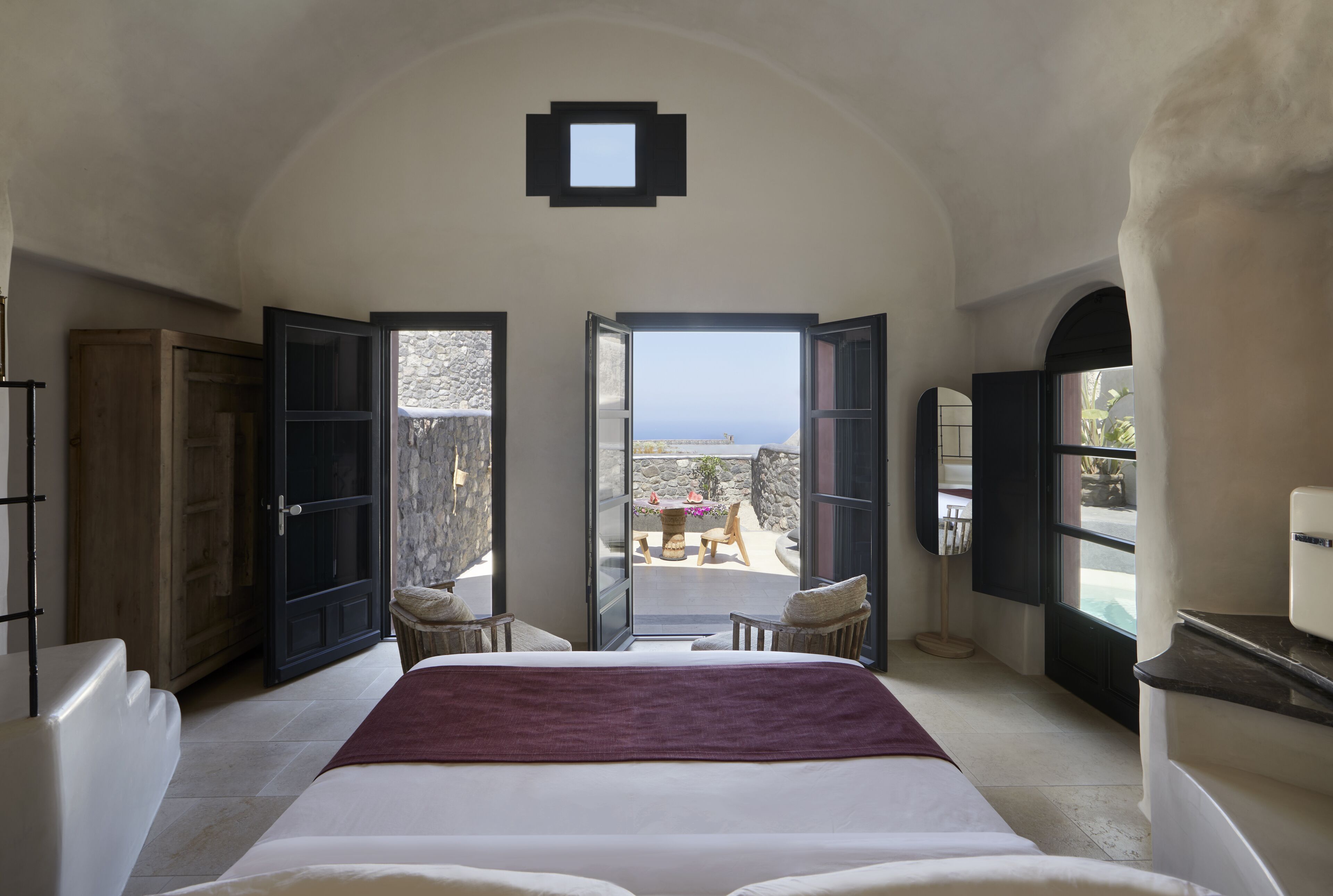 Assyrtiko Deluxe Suite with private outdoor heated pool