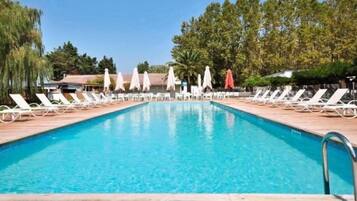 Seasonal outdoor pool