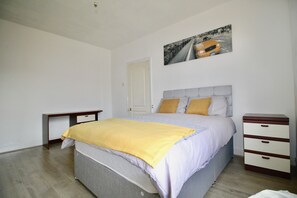 Apartment, 2 Bedrooms | 2 bedrooms, desk, iron/ironing board, free WiFi