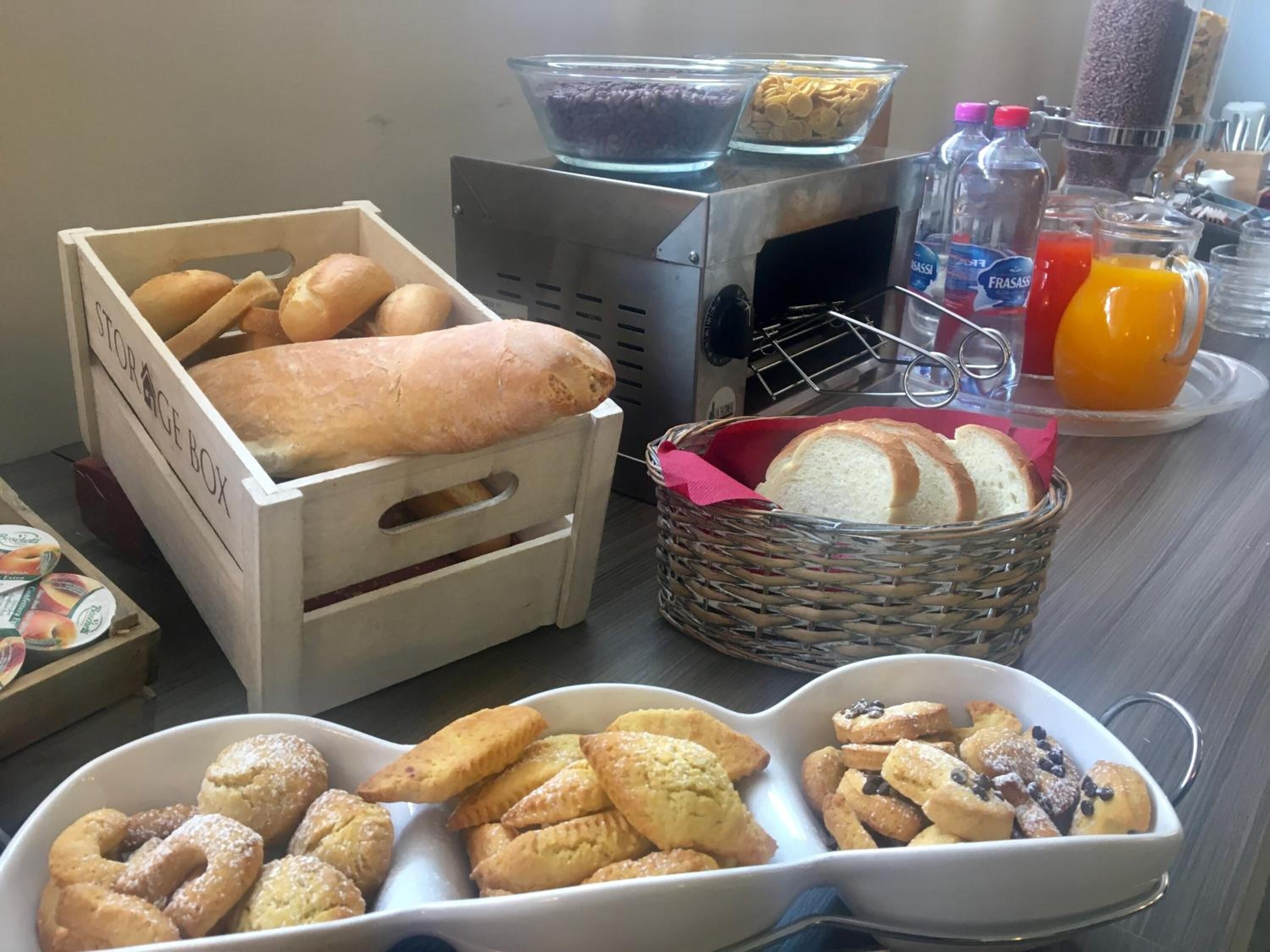 lunch and dinner served, local cuisine