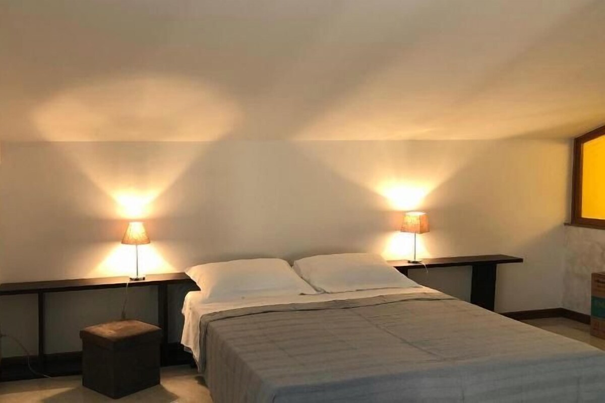 Schreibtisch, Verdunkelungsvorhänge, schallisolierte Zimmer, Babybetten