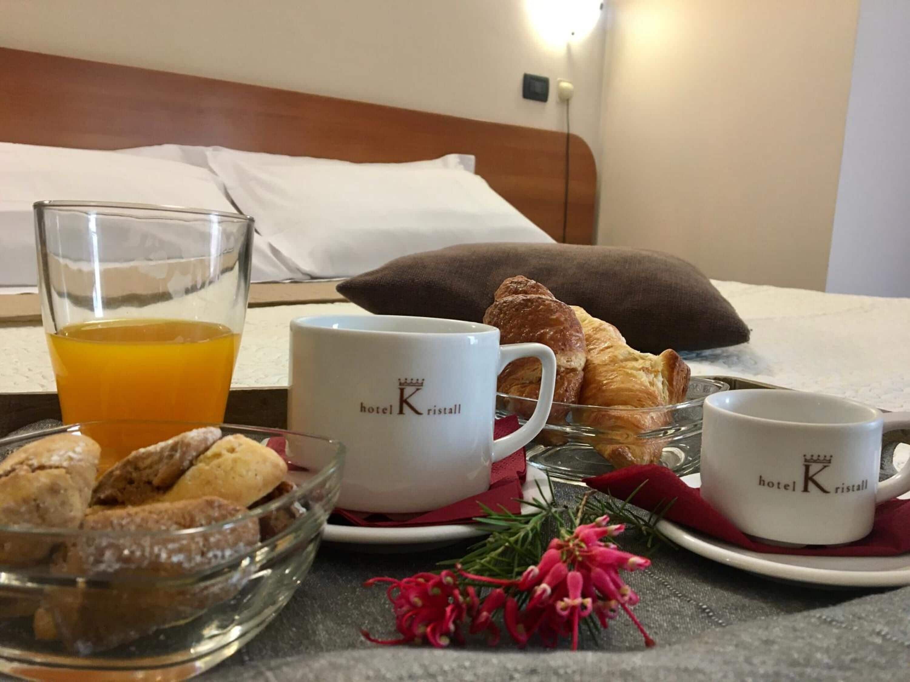 standard double or twin room | 1 bedroom, desk, blackout curtains, soundproofing