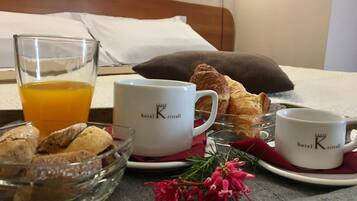 Standard-Doppel- oder -Zweibettzimmer | Schreibtisch, Verdunkelungsvorhänge, schallisolierte Zimmer, Babybetten