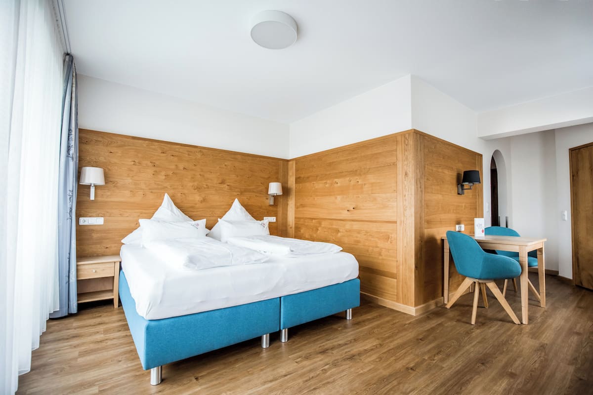 Comfort tweepersoonskamer, balkon | Een bureau, gratis wifi