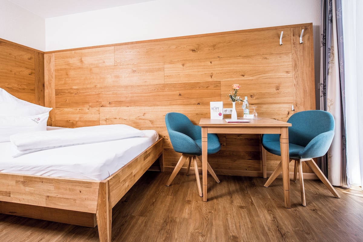 Comfort eenpersoonskamer, balkon | Een bureau, gratis wifi
