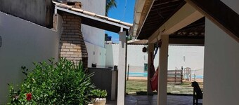 Casa aconchegante com piscina, churrasqueira, 3 quartos climatizados