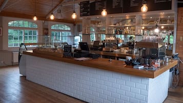 Daily English breakfast (GBP 8.5 per person)