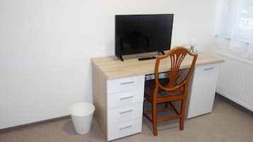 Hypo-allergenic bedding, desk, soundproofing, free WiFi