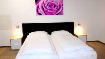 Hypo-allergenic bedding, desk, soundproofing, free WiFi