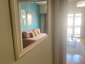 Apartment | Living area | Flat-screen TV - Check Point - Syngrou Fix (Athens)