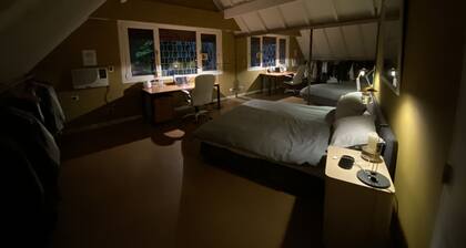 Deaf Twins Bed and Breakfast