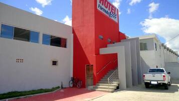 Fachada da propriedade