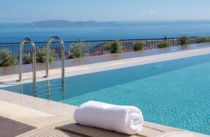 Pool - Villa Eolos with private pool (Malevizi)
