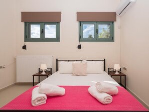 4 bedrooms, iron/ironing board, free WiFi, bed sheets