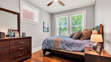 2 bedrooms, iron/ironing board, free WiFi, bed sheets