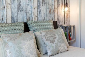 2 quartos, ferros/tábuas de passar roupa, Wi-Fi, roupa de cama