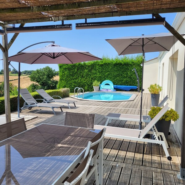 Outdoor pool, a heated pool