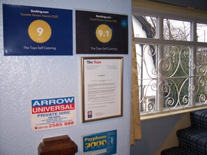 Televisión de pantalla plana, reproductor de DVD