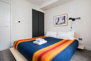 Fer et planche à repasser, Wi-Fi, draps fournis