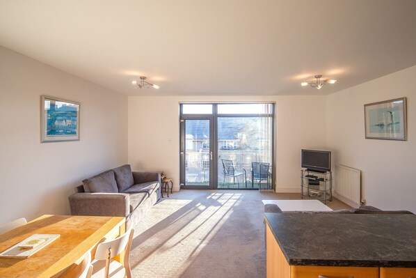 Apartment | Living area | TV - Hopetoun Street Apartment (Edinburgh)