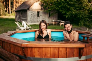 Bain à remous extérieur