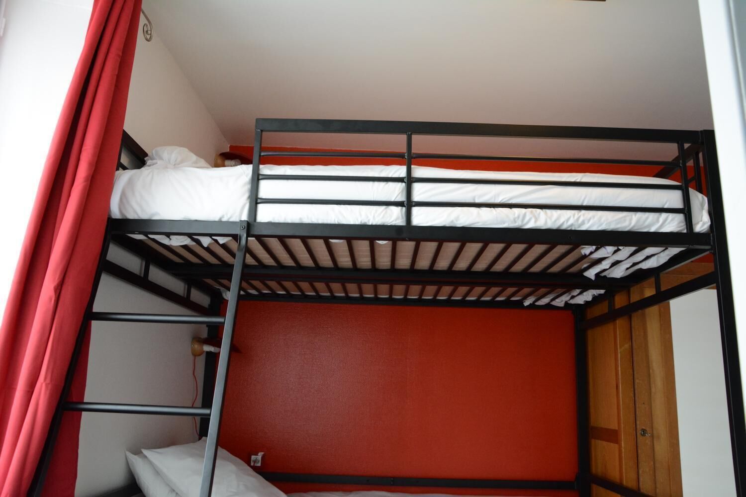 family room, shared bathroom | free cots/infant beds, free wifi, bed sheets