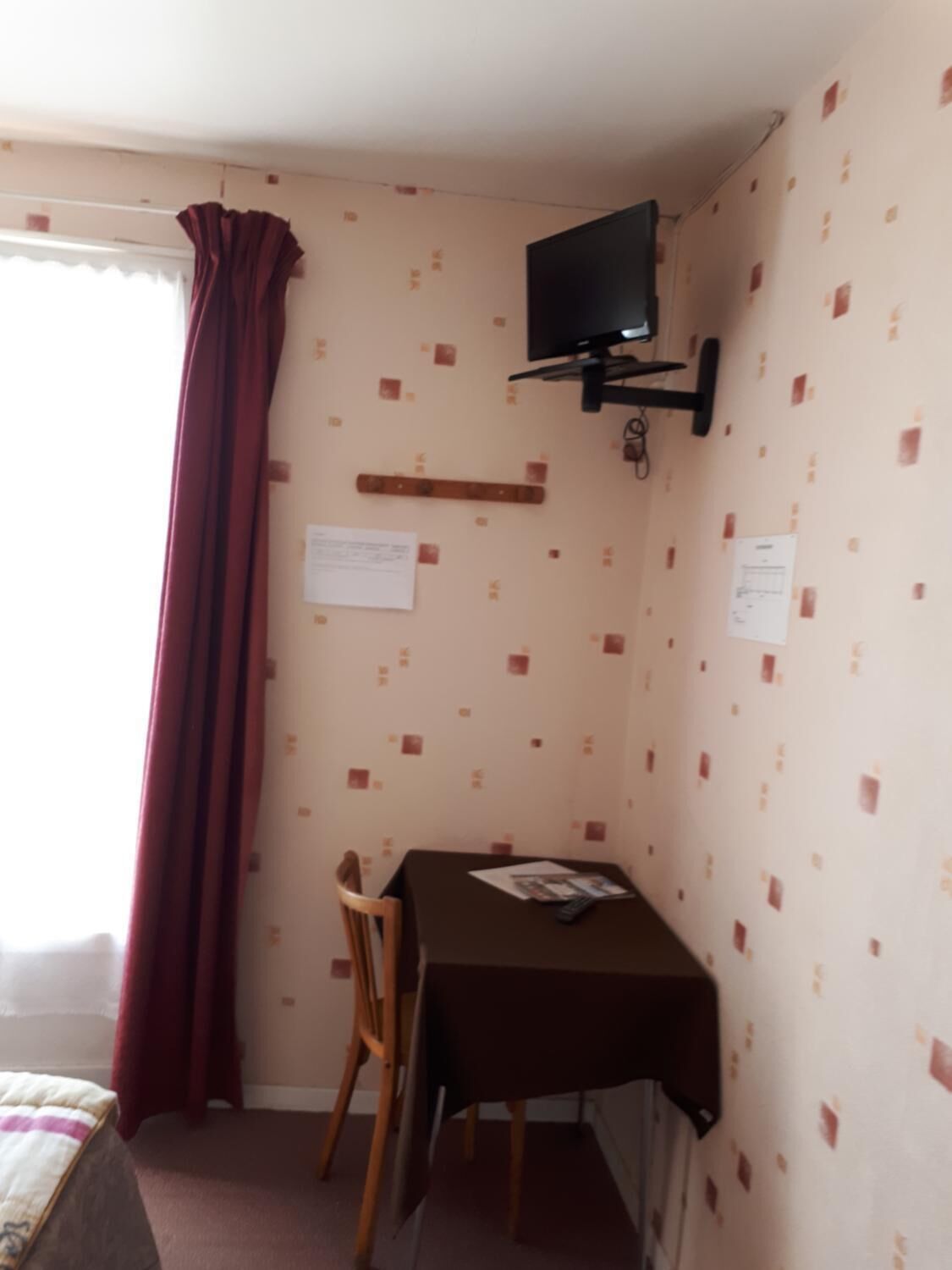 free cots/infant beds, free wifi, bed sheets