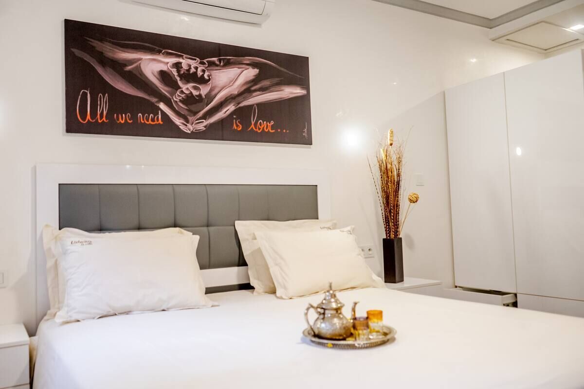 6 bedrooms, WiFi, bed sheets