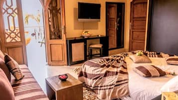 6 bedrooms, WiFi, bed sheets