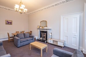 Apartment | Living room - Fabulous Southside Property (Edinburgh)