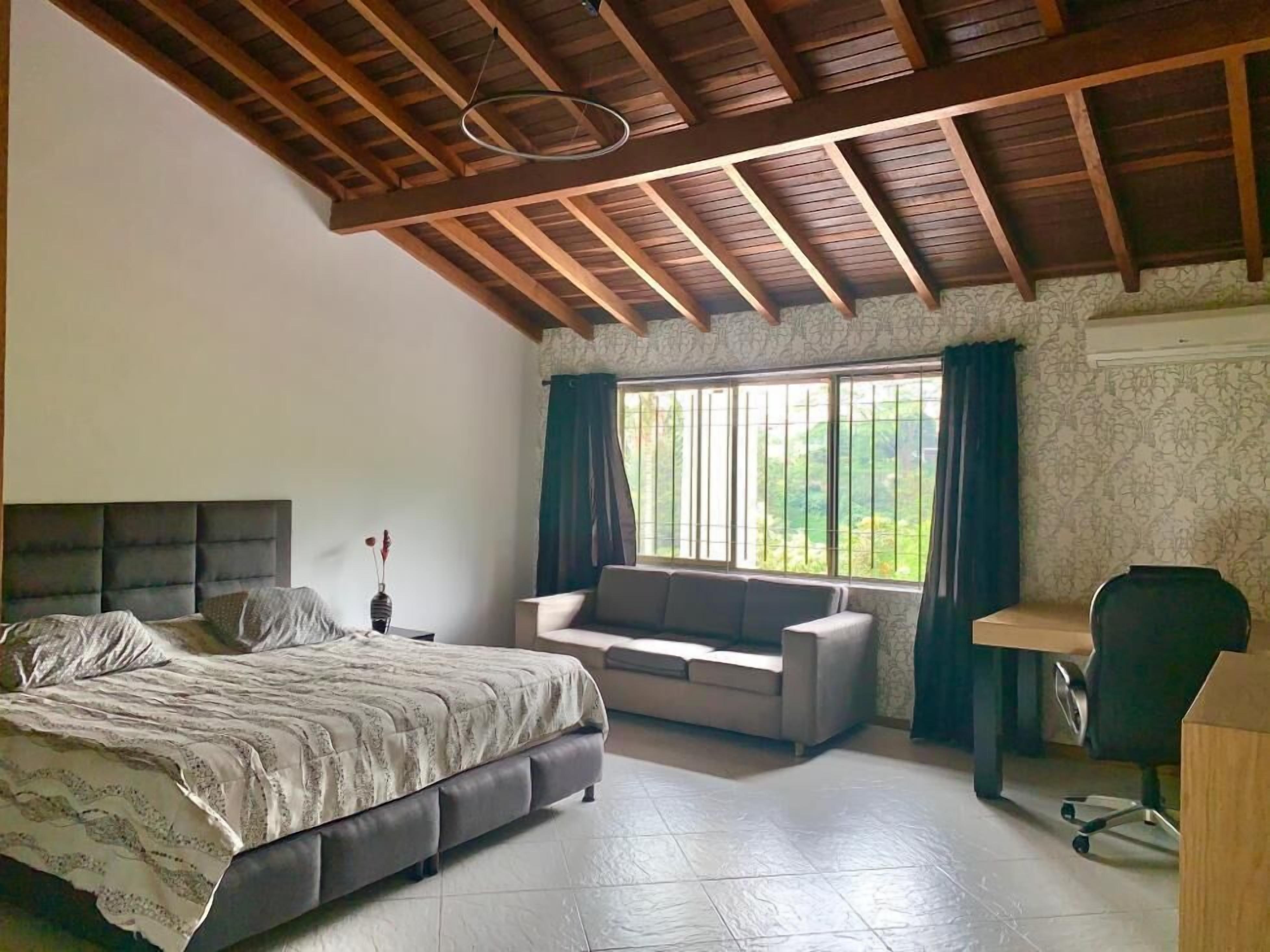 Luxury House | 3 bedrooms, free WiFi, bed sheets