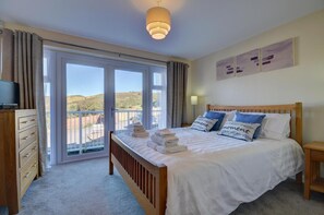 2 chambres, fer et planche à repasser, Wi-Fi gratuit, draps fournis