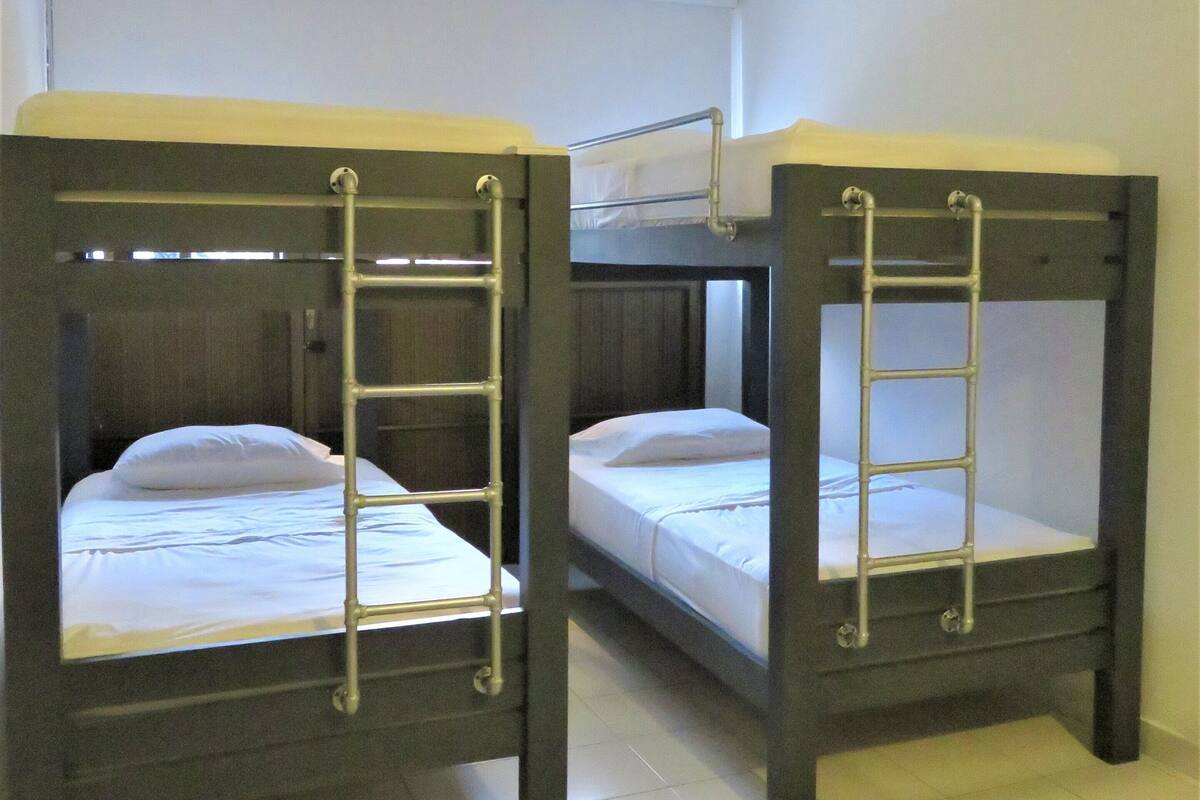 이코노미 공용 도미토리, 남녀공용 도미토리 (6 beds / 6 camas) | 암막 커튼, 무료 WiFi, 침대 시트