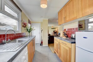 Refrigerador, microondas, horno y tostadora 