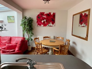 Family dining - Somers House (Portsmouth)
