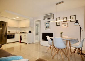 Dining - Beach Side apartment (Sitges)