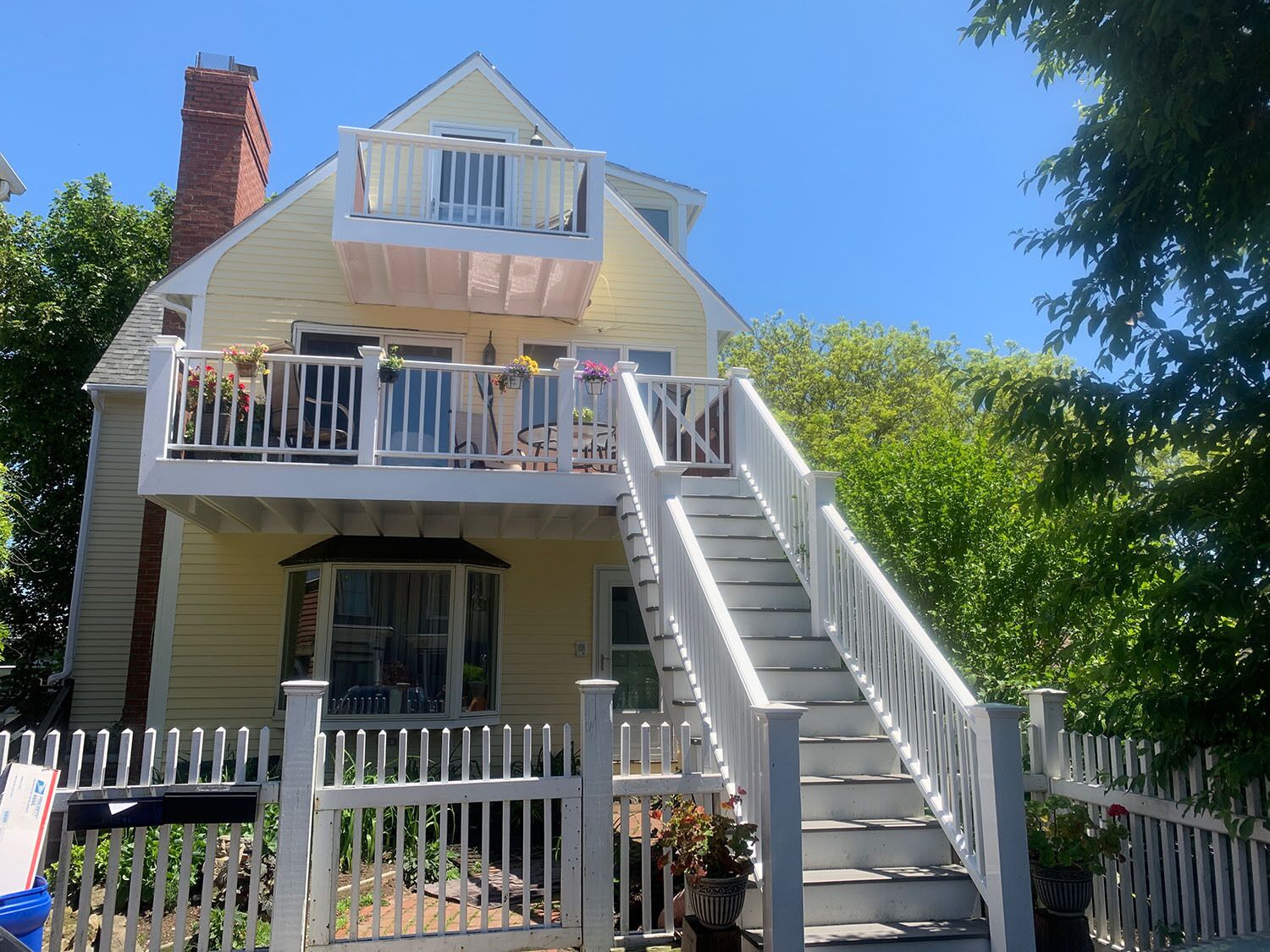 Treehouse by the Sea: Stacy Boulevard, Downtown Gloucester, and Beaches.