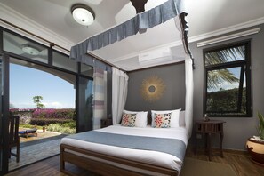 Luxury Villa | 4 bedrooms, in-room safe, desk, blackout drapes