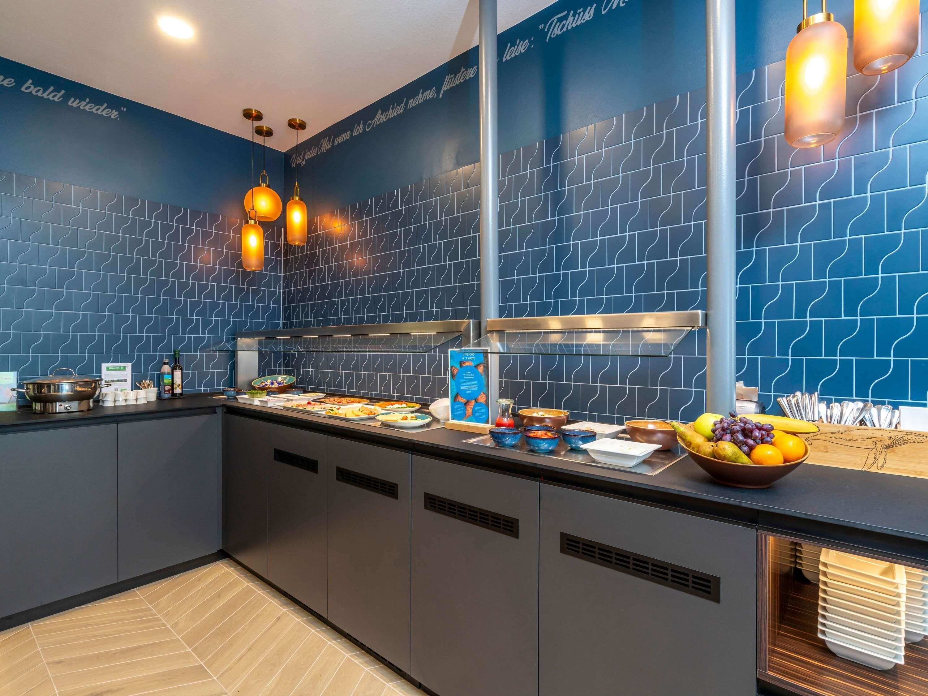 Tägliches einheimisches Frühstück (23 EUR pro Person)