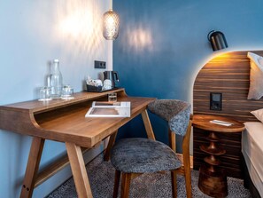 Escritorio, insonorización, wifi gratis y ropa de cama 