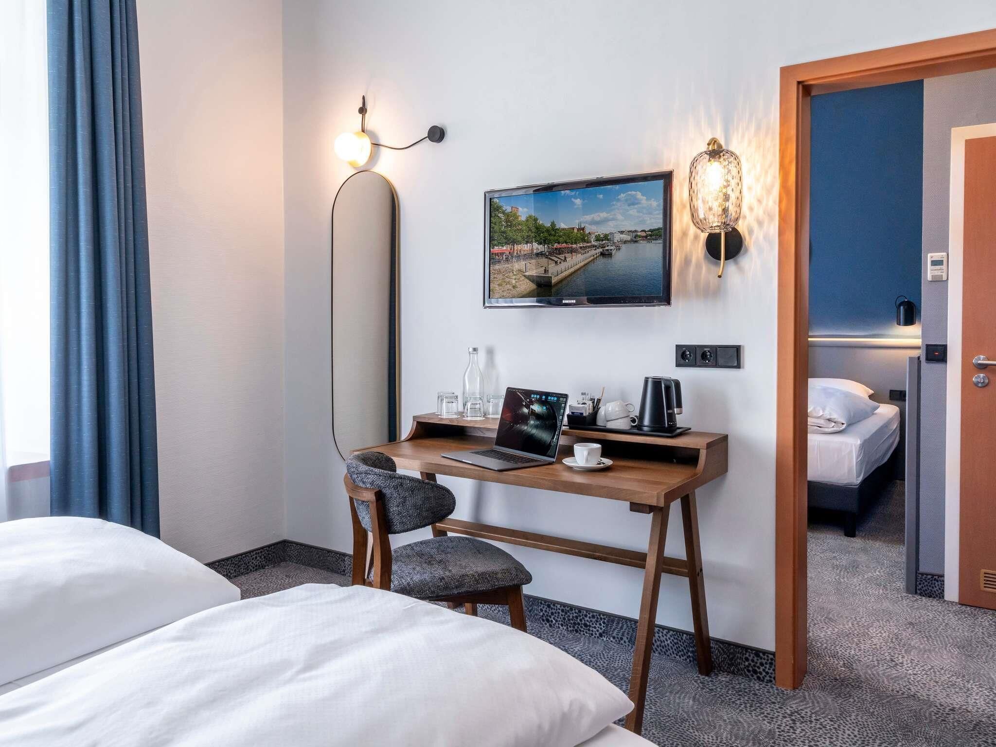 Habitació superior, 1 llit doble i sofà llit | Escriptori, habitacions insonoritzades, wifi gratuïta i roba de llit 