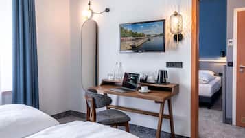 Chambre Supérieure, 1 lit double et 1 canapé-lit | Bureau, chambres insonorisées, Wi-Fi gratuit, draps fournis